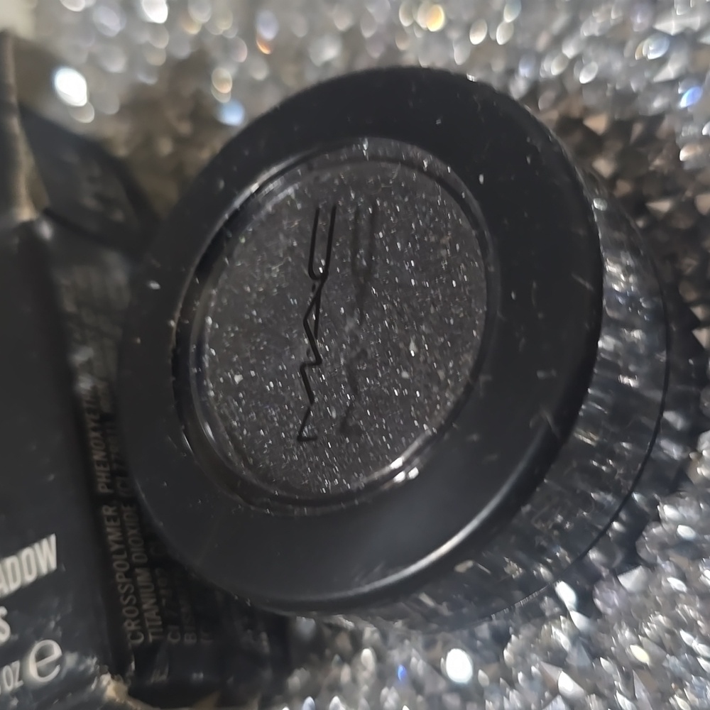 🧚‍♀️BLACKLIT Mac RARE Electro Cool Eyeshadow Single NWT - Picture 8 of 8